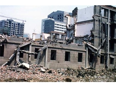 敲墻砸墻電話高空拆除公司